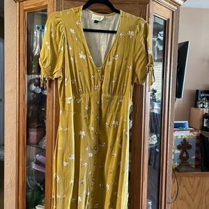 Dress. Button down. Mustard Yellow. Flowers. Long. Size L